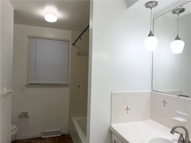 $2,675 | 263 Fruitwood Terrace, Amherst, NY 14221