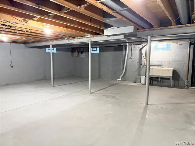 $2,675 | 263 Fruitwood Terrace, Amherst, NY 14221