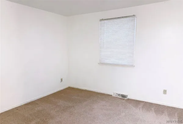 $2,675 | 263 Fruitwood Terrace, Amherst, NY 14221