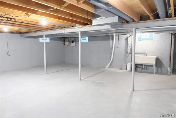 $2,675 | 263 Fruitwood Terrace, Amherst, NY 14221