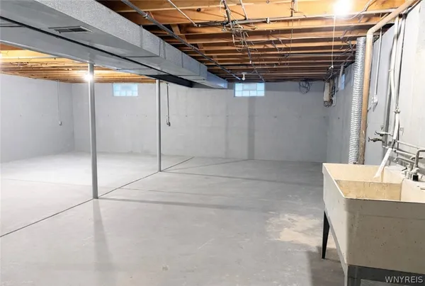 $2,675 | 263 Fruitwood Terrace, Amherst, NY 14221