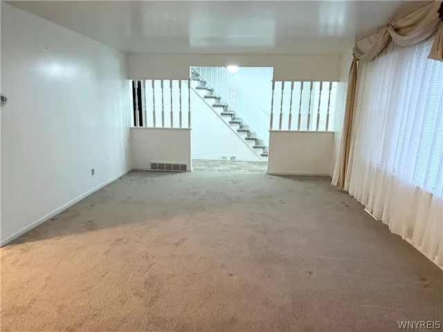 $2,675 | 263 Fruitwood Terrace, Amherst, NY 14221