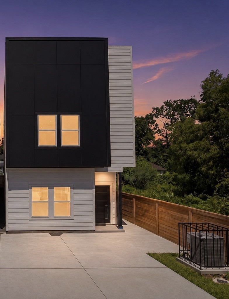 Welcome to 8323 Observatory St. Unit A & B