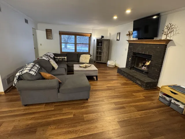$625,000 | W327S8037 Memory Lane, Mukwonago, WI 53149