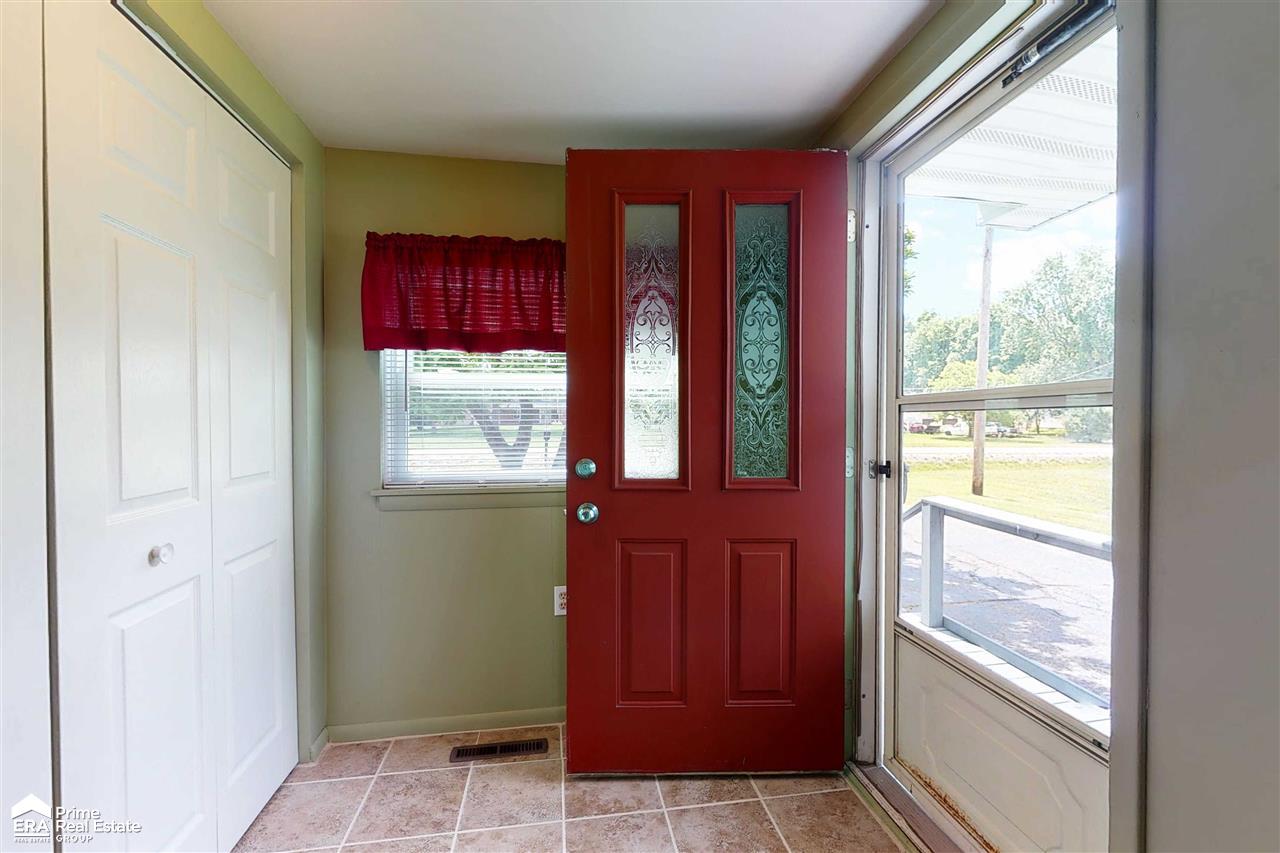 6099 East Potter Road Davison, MI 48423 - Photo 4 of 62 50017966-3.JPG