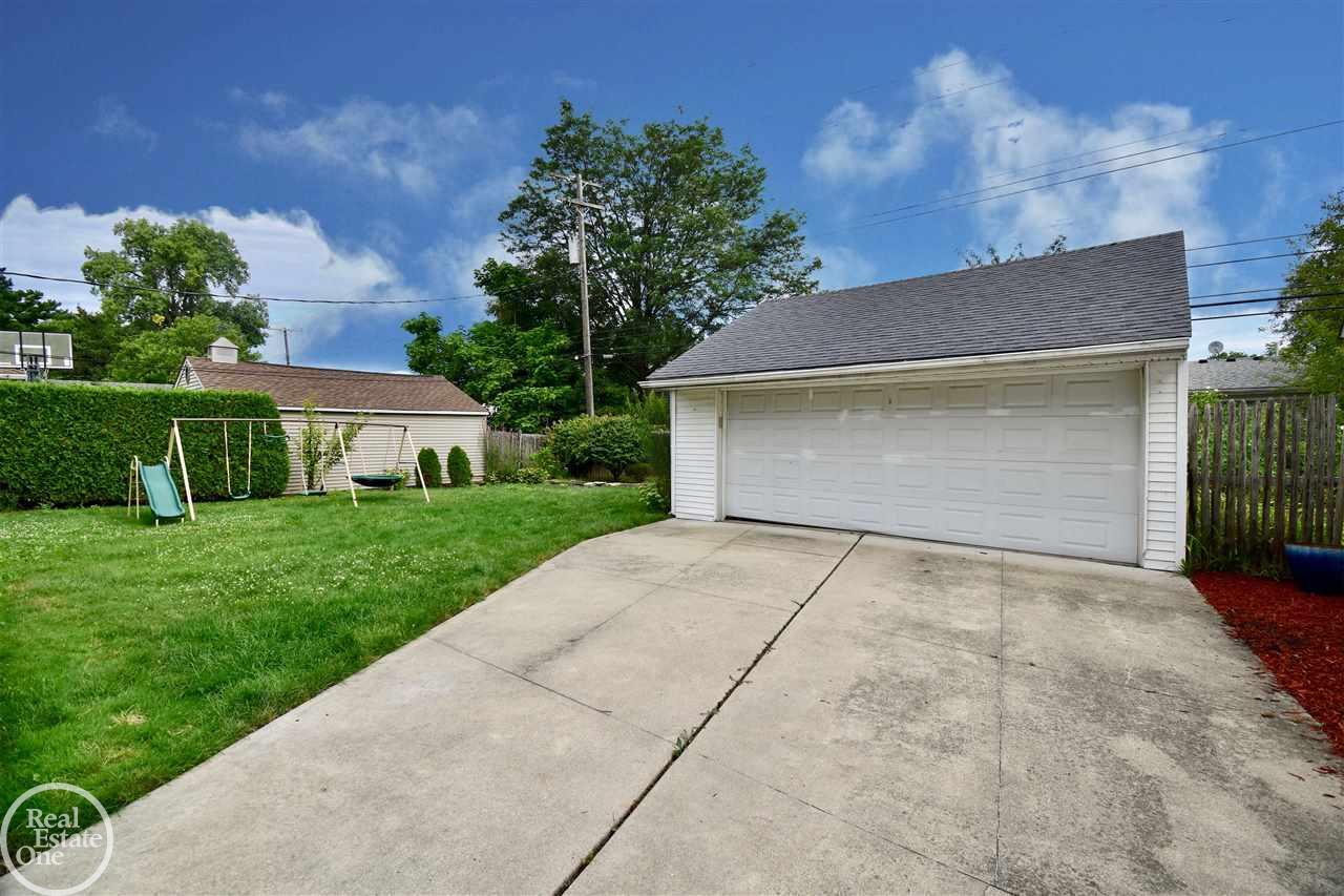 1086 Hawthorne Road Grosse Pointe, MI 48236 - Photo 28 of 31