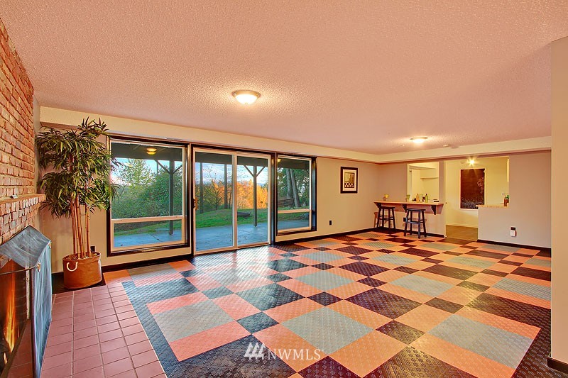 13440 Northeast 25th Street Bellevue, WA 98005 - Photo 17 of 22