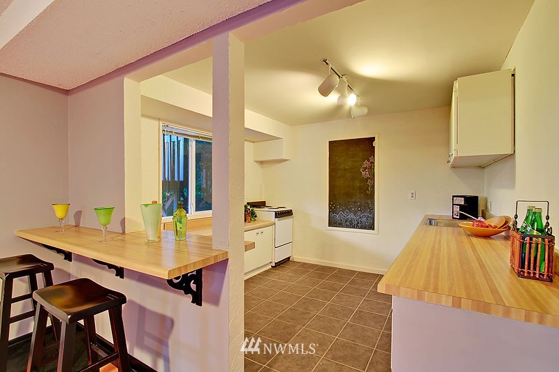 13440 Northeast 25th Street Bellevue, WA 98005 - Photo 18 of 22