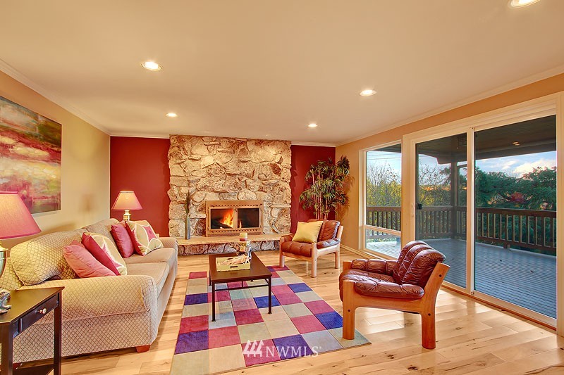 13440 Northeast 25th Street Bellevue, WA 98005 - Photo 6 of 22