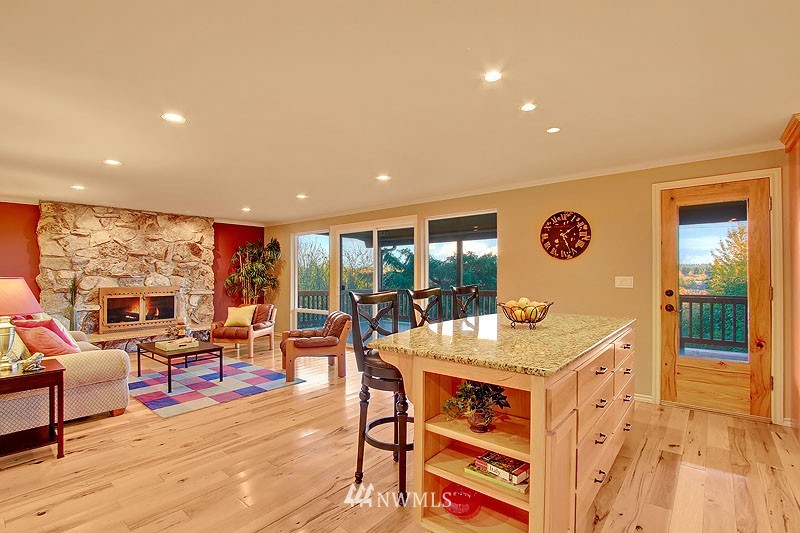 13440 Northeast 25th Street Bellevue, WA 98005 - Photo 7 of 22