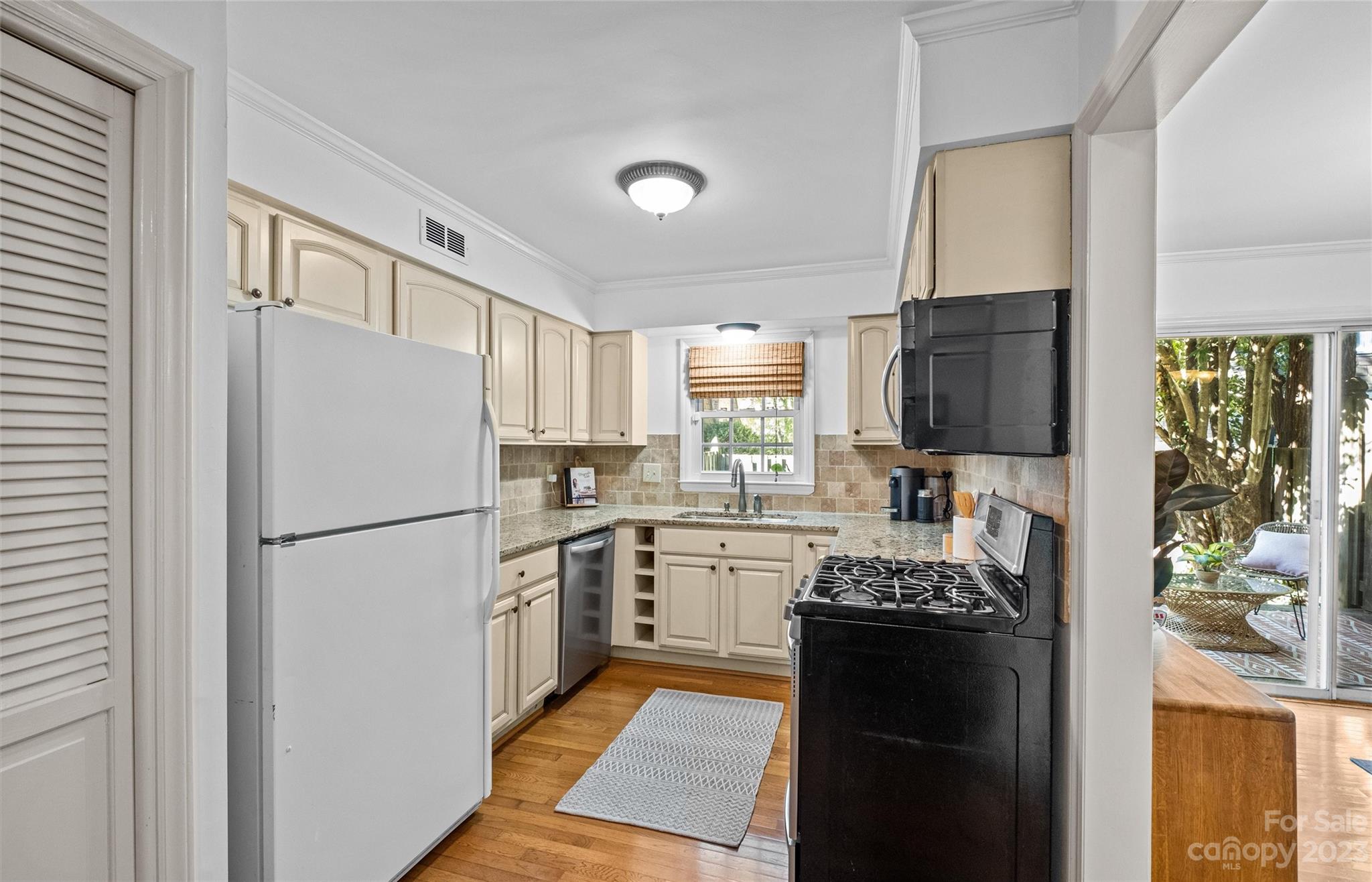 3508 Colony Road, Unit E Charlotte, NC 28211 - Photo 10 of 29 Gallery Image 10