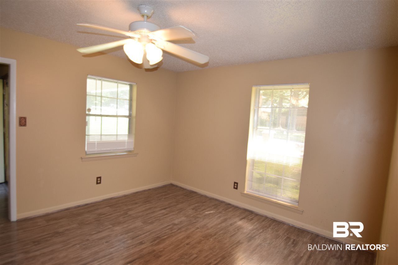 4162 Benson Drive Mobile, AL 36618 - Photo 4 of 22