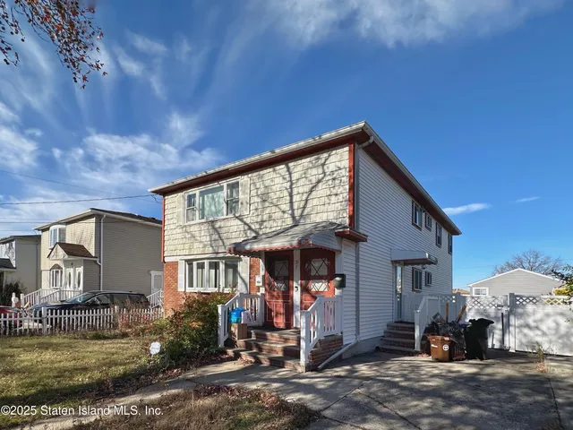 $988,000 | 37 East Stroud Avenue | Great Kills