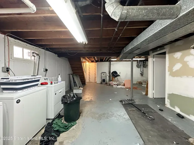 $988,000 | 37 East Stroud Avenue | Great Kills