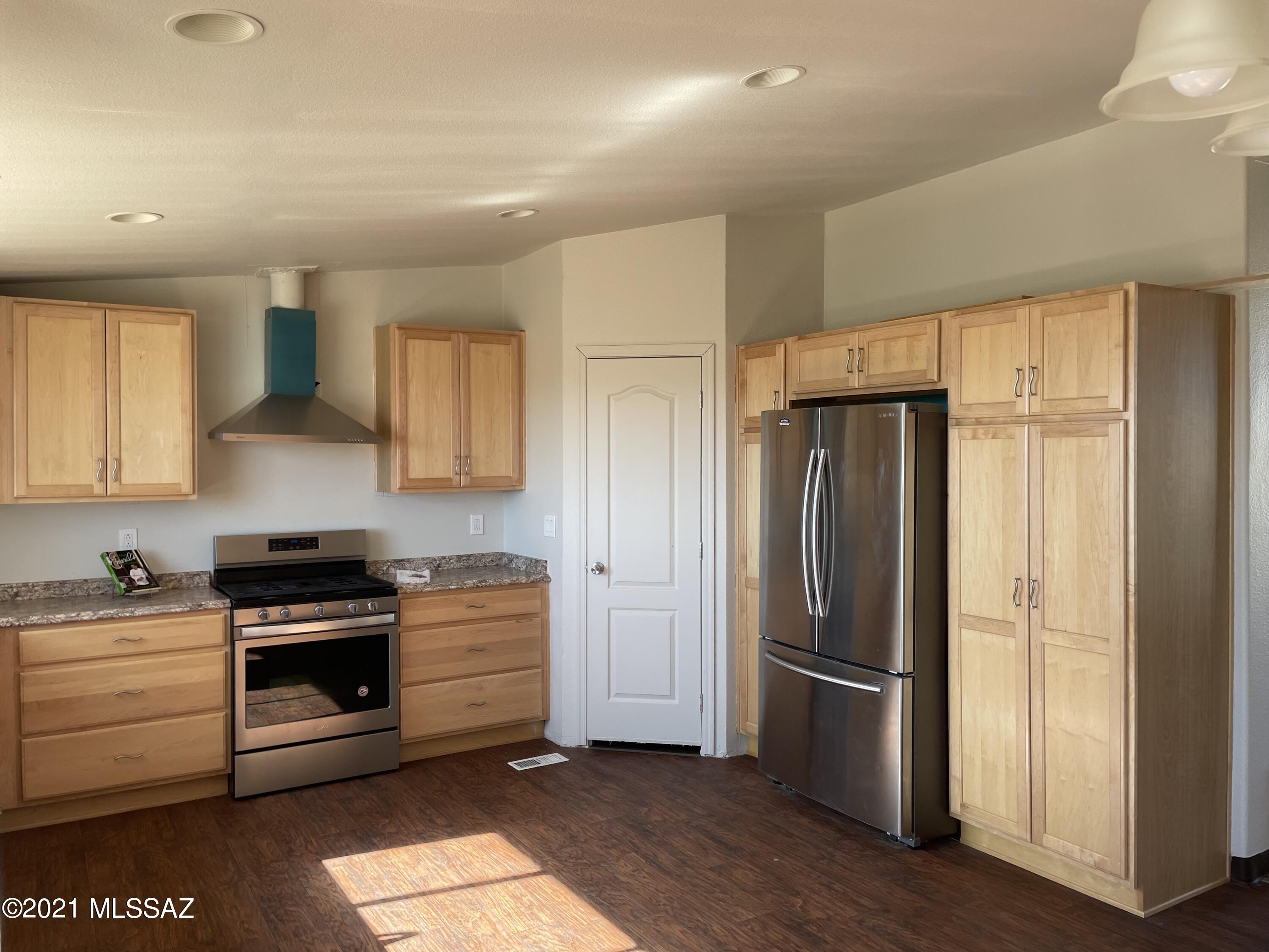 5894 East Hermans Road Tucson, AZ 85756 - Photo 7 of 32 Gallery Image 7