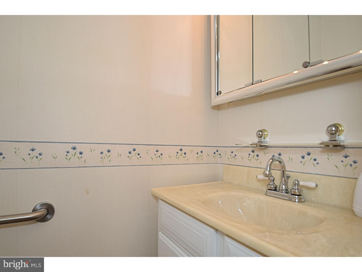 11015 Rennard Street Philadelphia, PA 19116 - Photo 11 of 23 Gallery Image 11