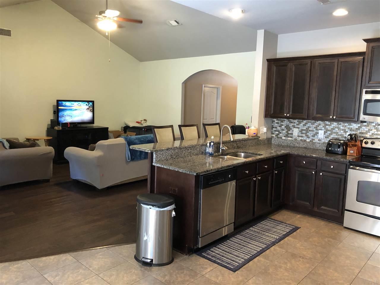 106 Traverse Lane Crestview, FL 32536 - Photo 3 of 12