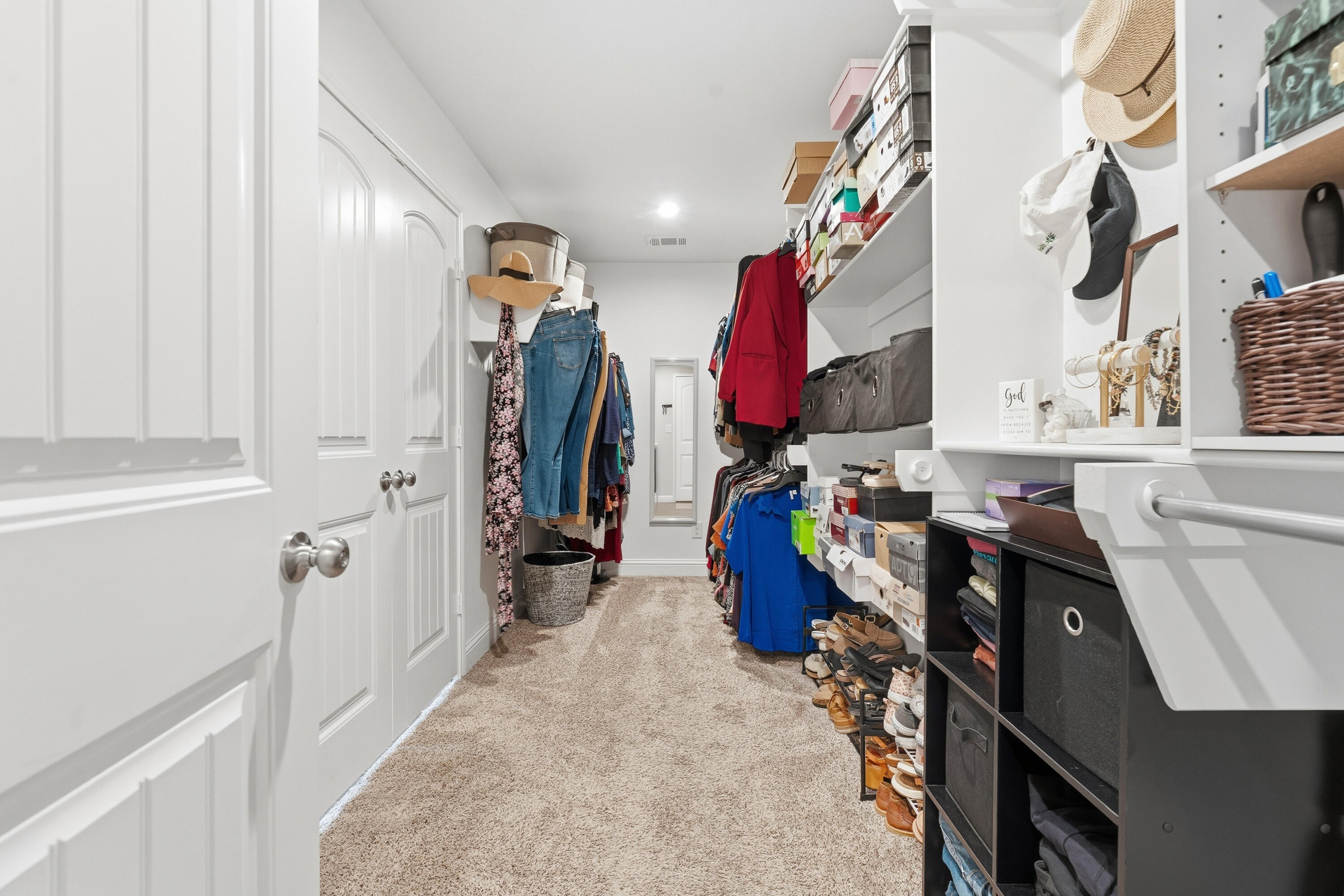 9901 Urbana Avenue Lubbock, TX 79424 - Photo 17 of 30 Primary closet