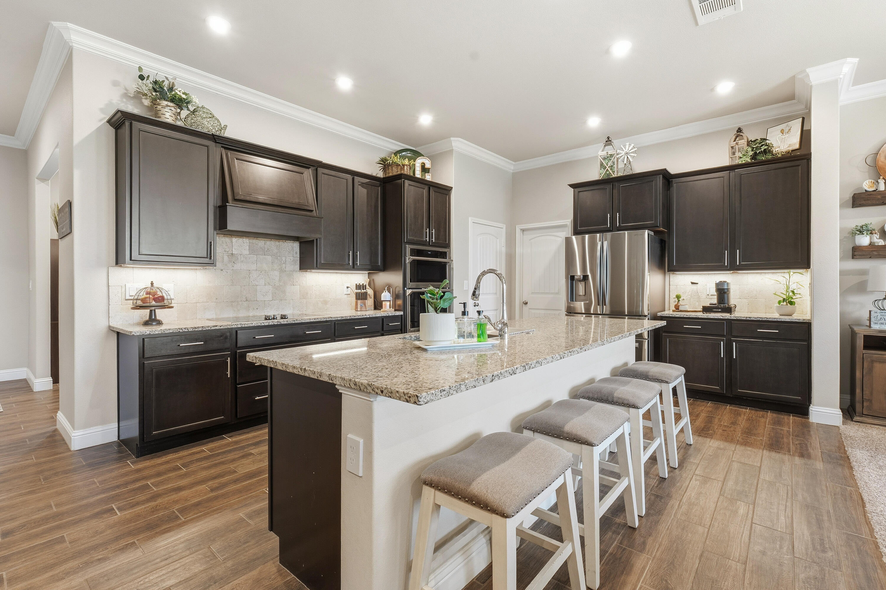 9901 Urbana Avenue Lubbock, TX 79424 - Photo 7 of 30 Kitchen