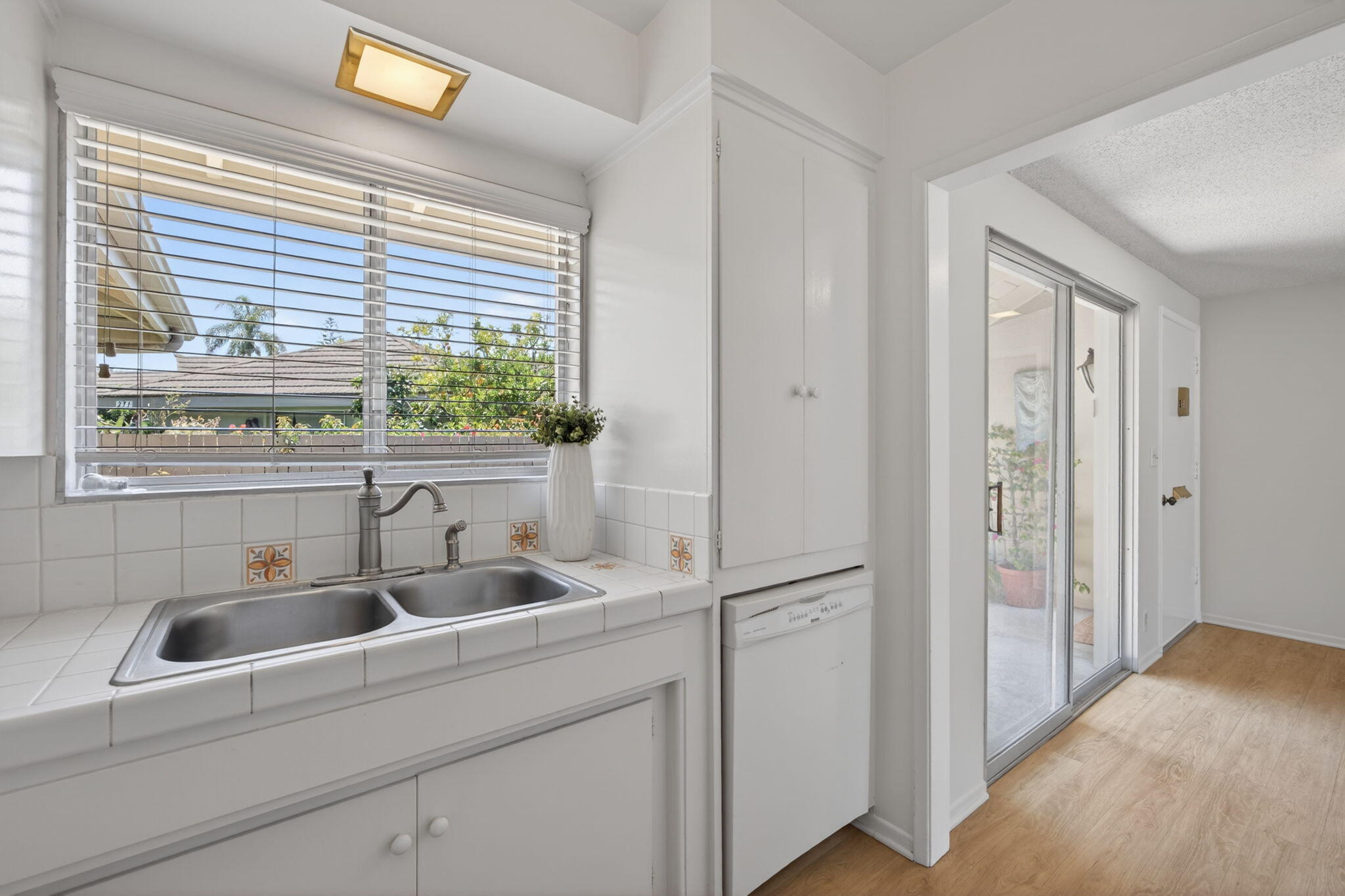 269 Moreton Bay Lane, Unit 2 Goleta, CA 93117 - Photo 20 of 49 23-web-or-mls-UpmarketMedia-268Mor-130
