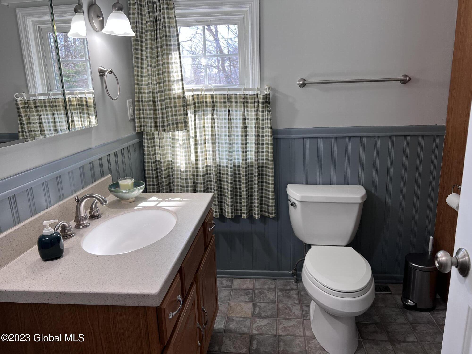 972 Riverview Road Niskayuna, NY 12309 - Photo 20 of 33 IMG_1478