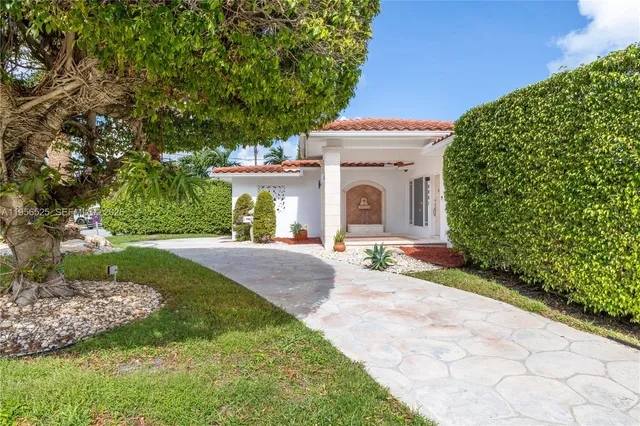 $1,925,000 | 8801 Dickens Avenue, Surfside, FL 33154