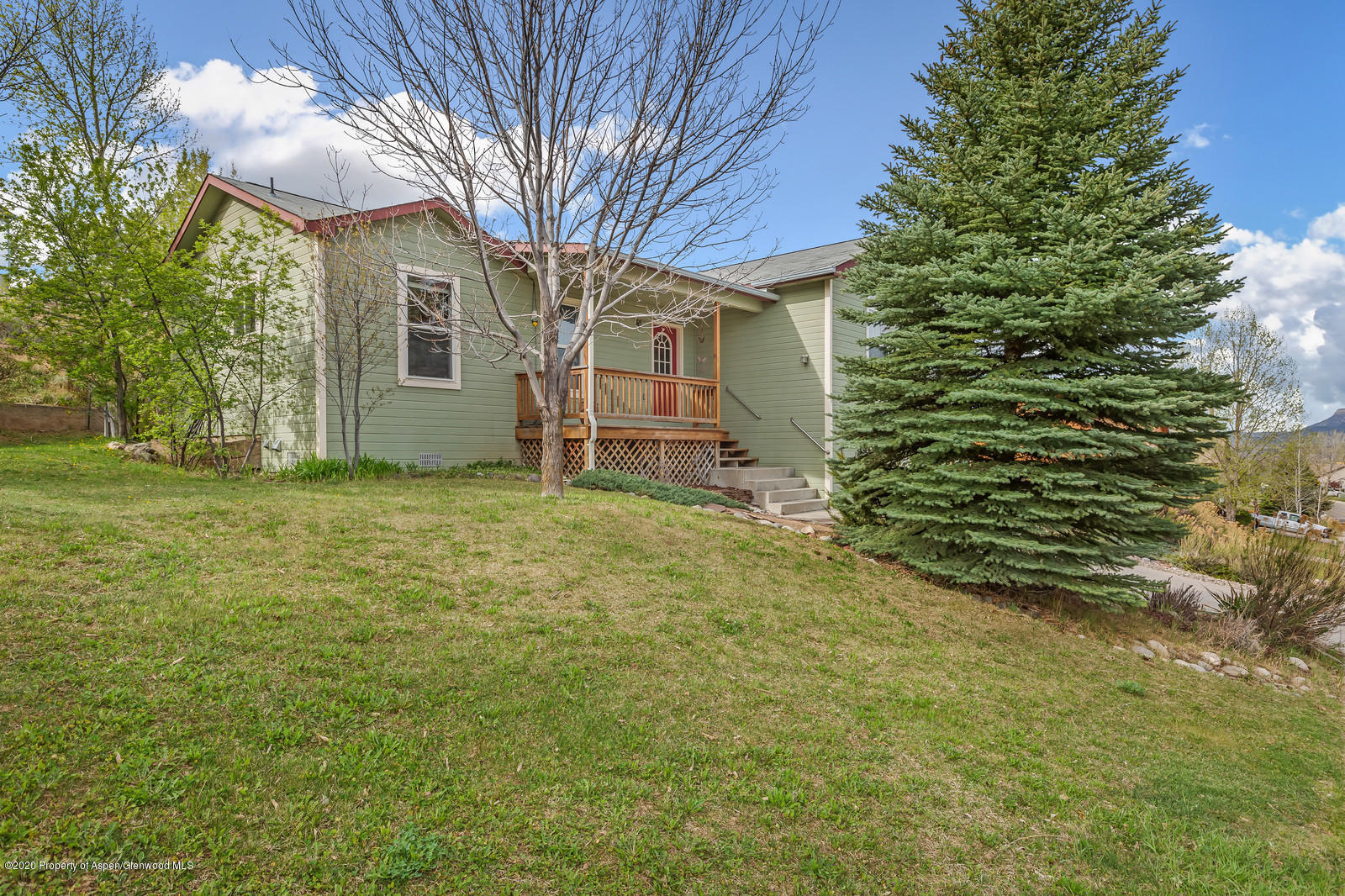 1367 Firethorn Drive Rifle, CO 81650 - Photo 2 of 23 02_1367_Firethorn_Drive_Rifle_81650002_m