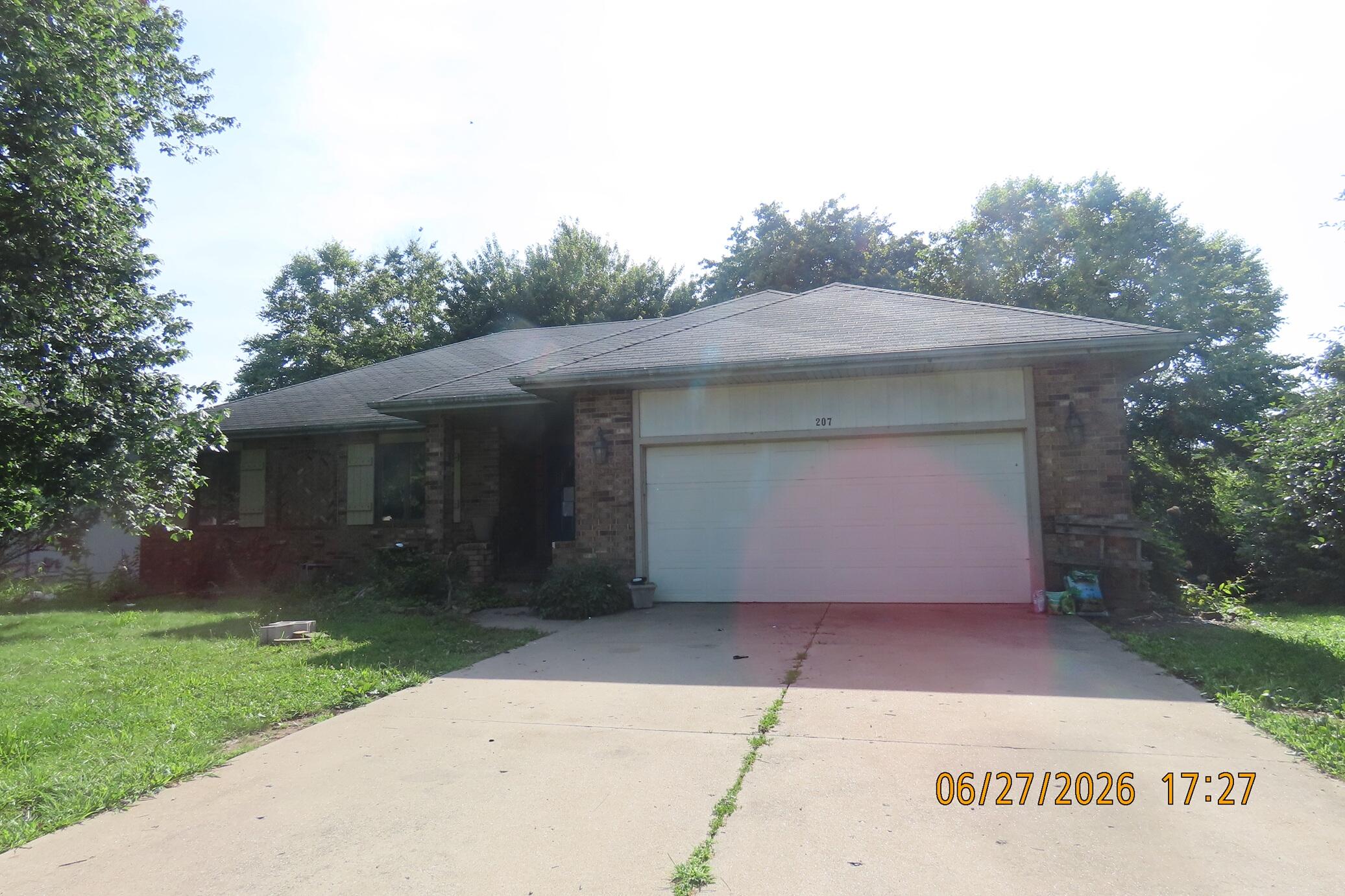 207 North Gregg Road Nixa, MO 65714 - Photo 1 of 21 FRONT