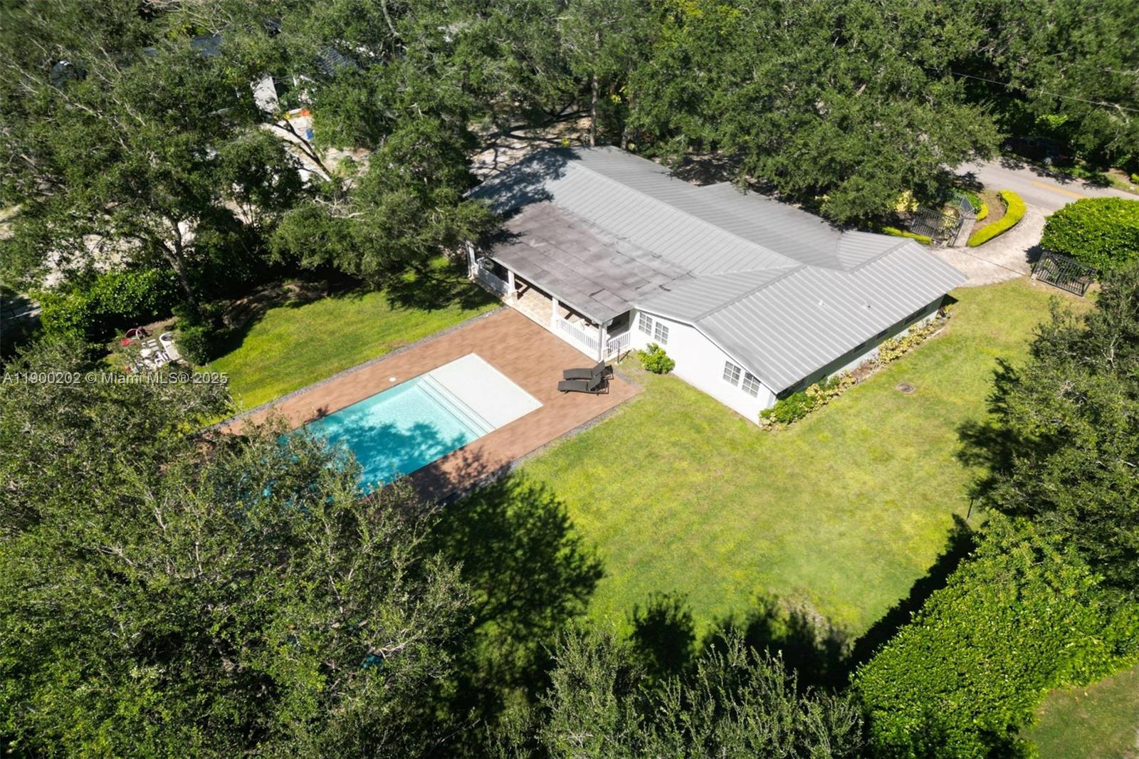 4920 Southwest 76th Street Miami, FL 33143 - Photo 12 of 36