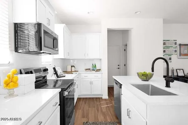 $2,200 | 16875 North 12th Street, Unit 17, Phoenix, AZ 85022
