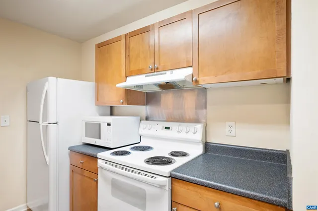 $210,000 | 195 Yellowstone Drive, Unit 103, Charlottesville, VA 22903