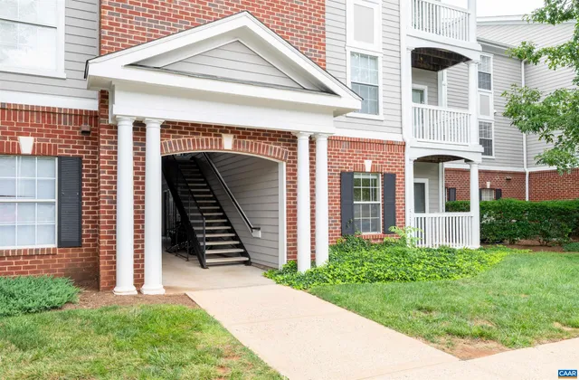 $210,000 | 195 Yellowstone Drive, Unit 103, Charlottesville, VA 22903