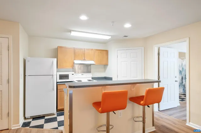 $210,000 | 195 Yellowstone Drive, Unit 103, Charlottesville, VA 22903