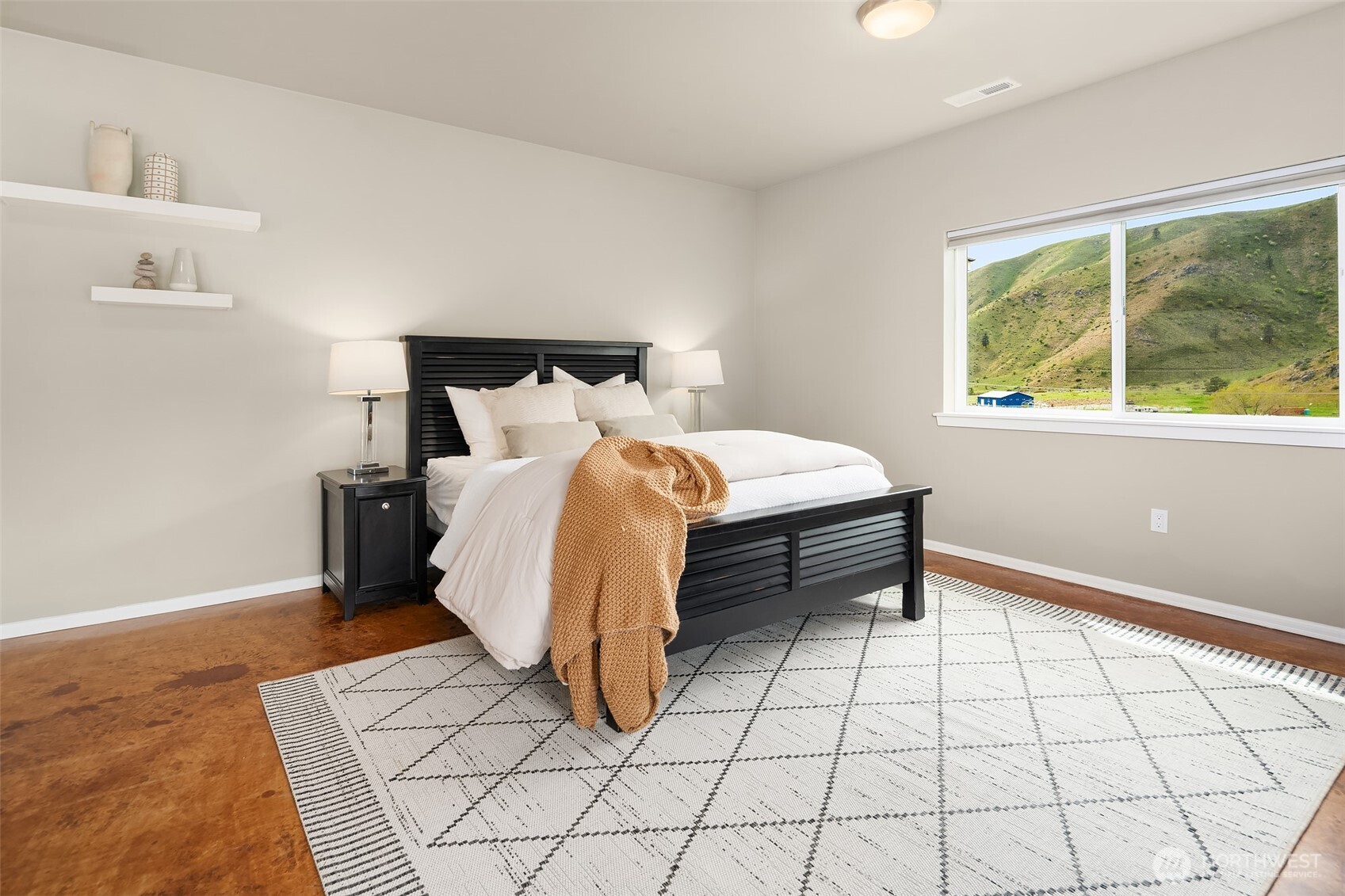 24 Mackenzie Way Chelan, WA 98816 - Photo 14 of 35