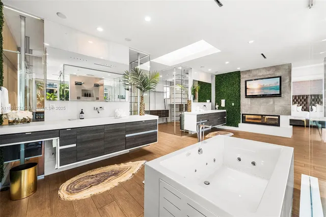 $7,200,000 | 1319 Seminole Drive, Fort Lauderdale, FL 33304