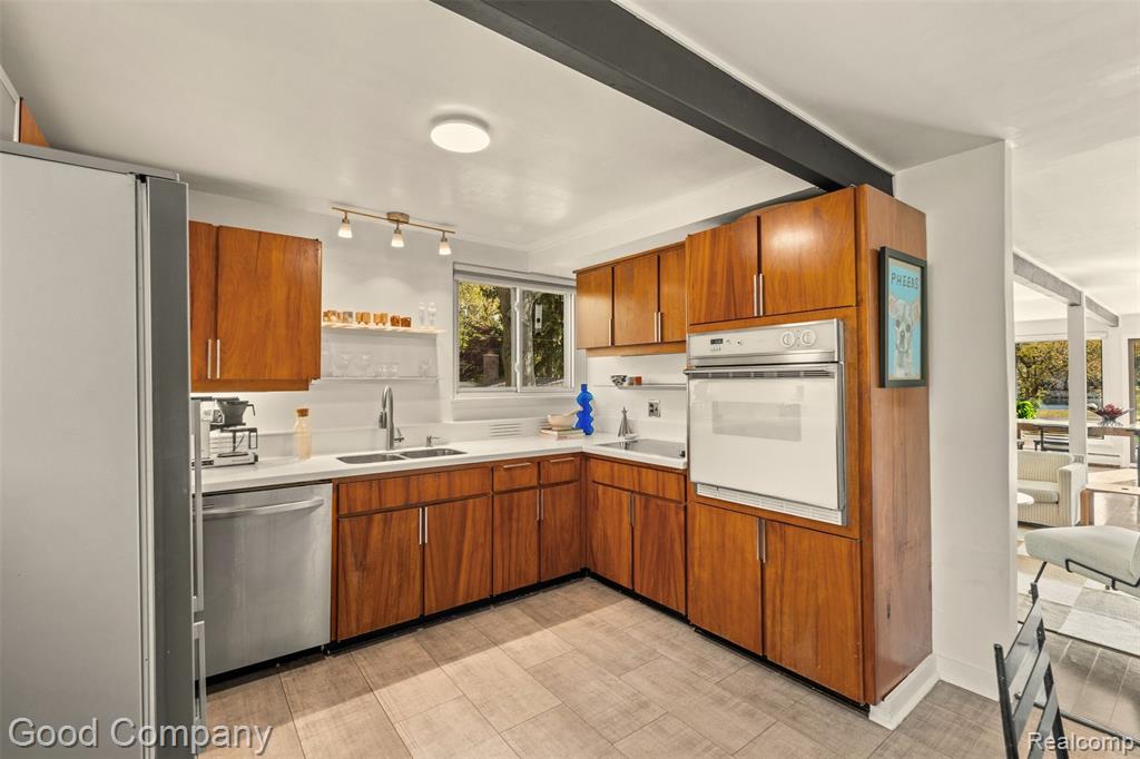 29604 Highmeadow Road Farmington Hills, MI 48334 - Photo 5 of 45