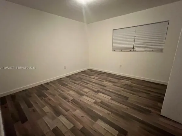 $2,200 | 1560 Northeast 151st Street, Unit 102, Miami, FL 33162
