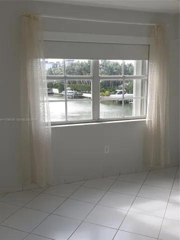 a view of empty room with window