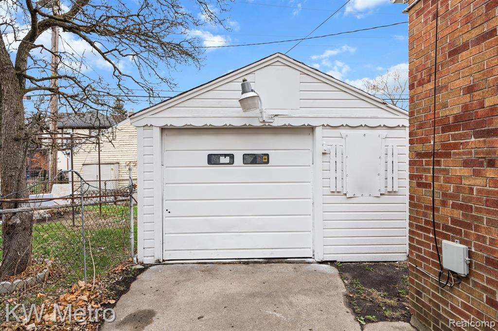 16736 Evergreen Road Detroit, MI 48219 - Photo 10 of 11
