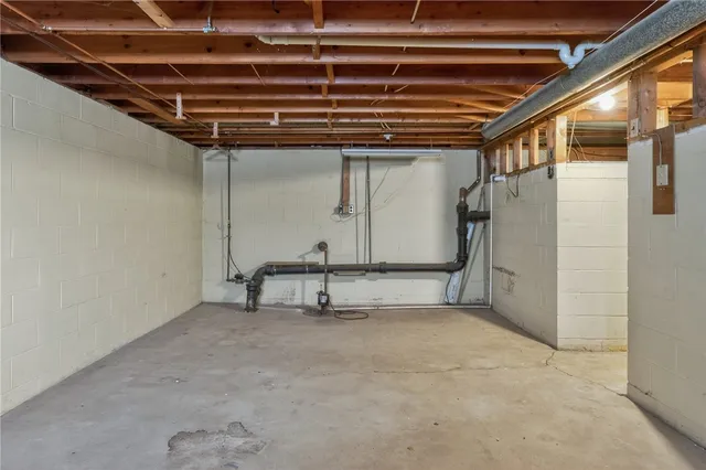 $2,450 | 14 Kingswood Drive, Gates, NY 14624