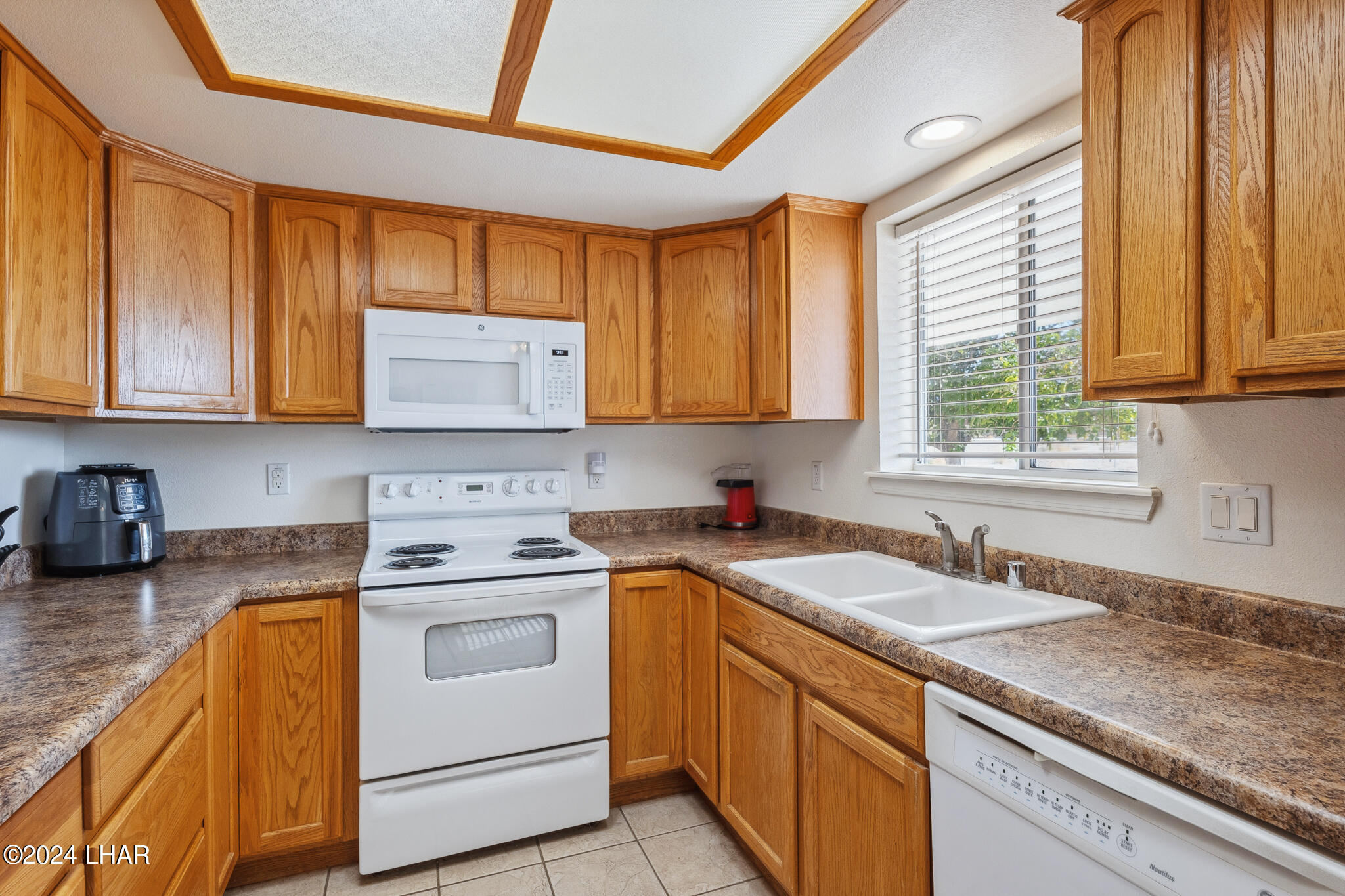 3634 North Avra Road Golden Valley, AZ 86413 - Photo 15 of 36 3634 N Avra Rd Golden Valley, AZ, United