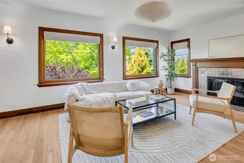 $1,450,000 | 2714 10th Avenue West, Seattle, WA 98119