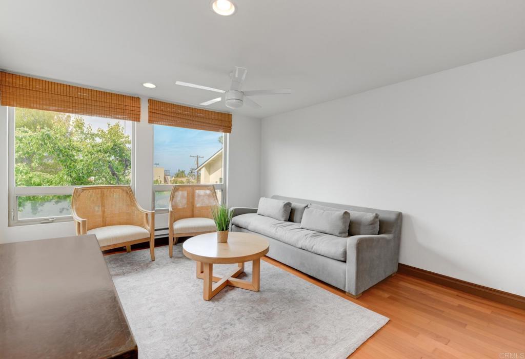 935 Genter Street, Unit 212 La Jolla, CA 92037 - Photo 3 of 23