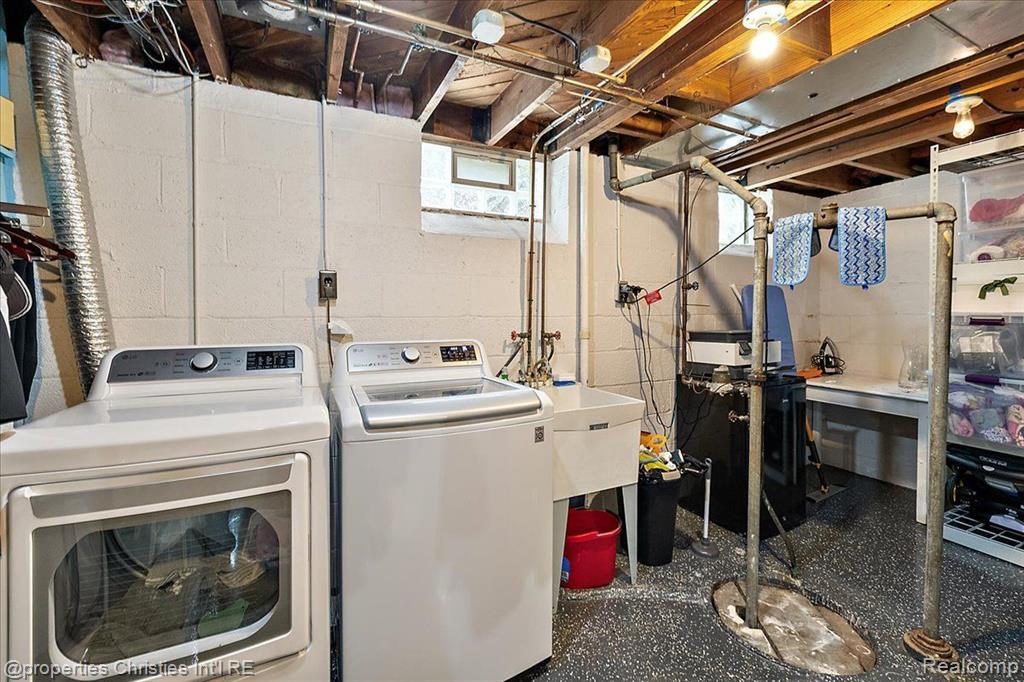 1573 Columbia Road Berkley, MI 48072 - Photo 28 of 38