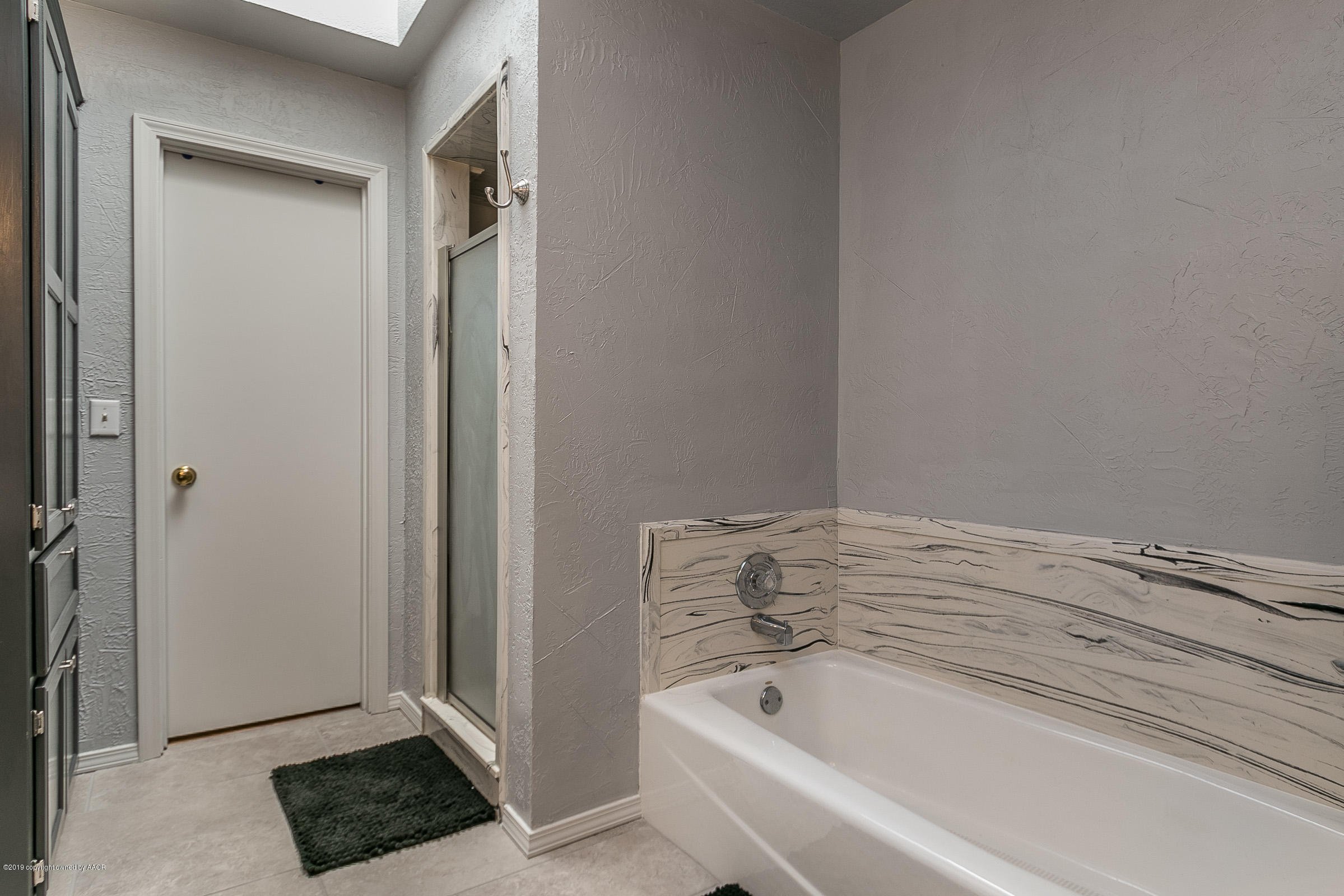 4201 Rhine Avenue Amarillo, TX 79110 - Photo 11 of 17 011_Master Bathroom 2