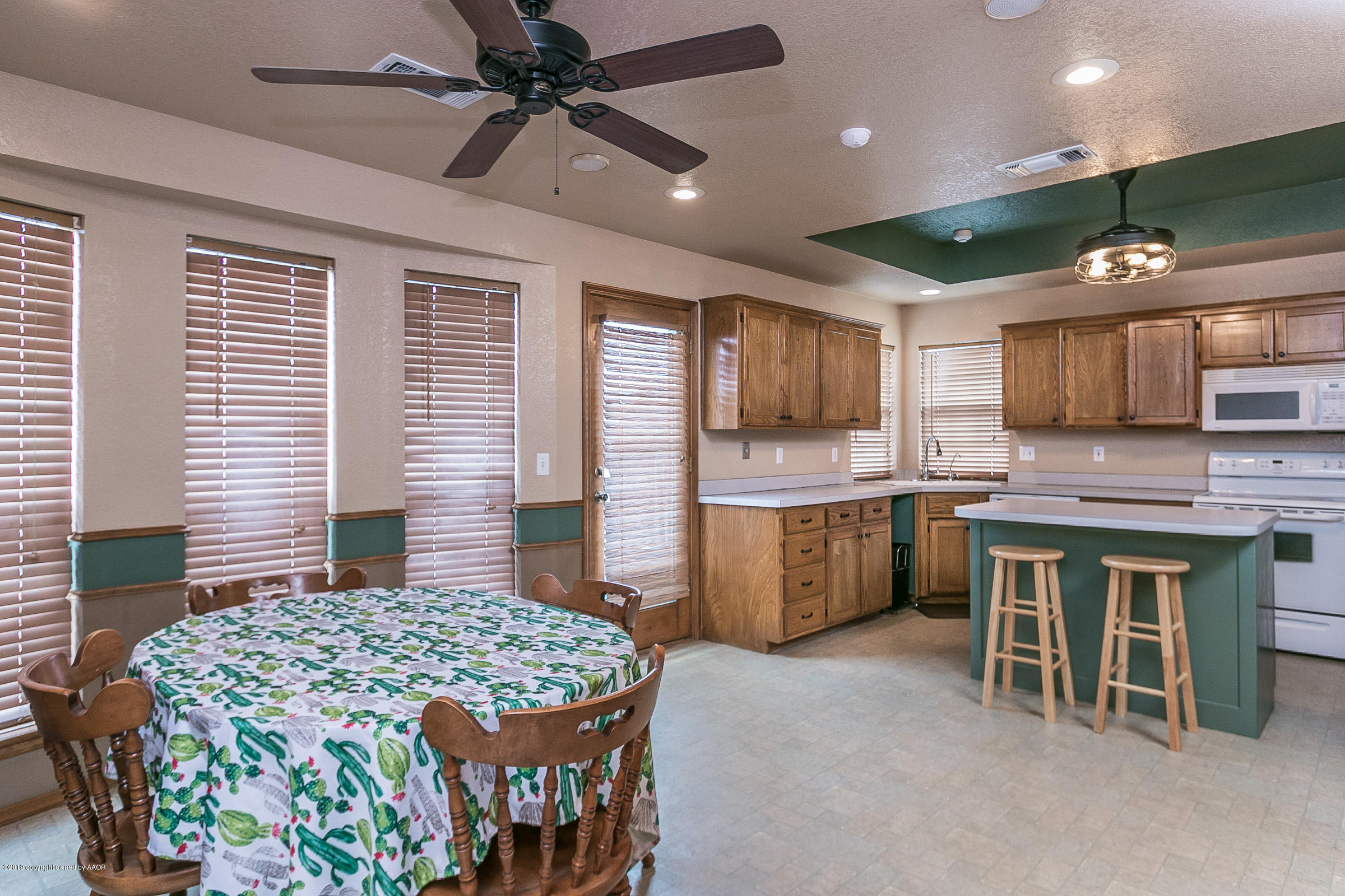 4201 Rhine Avenue Amarillo, TX 79110 - Photo 4 of 17 004_Dining And Kitchen