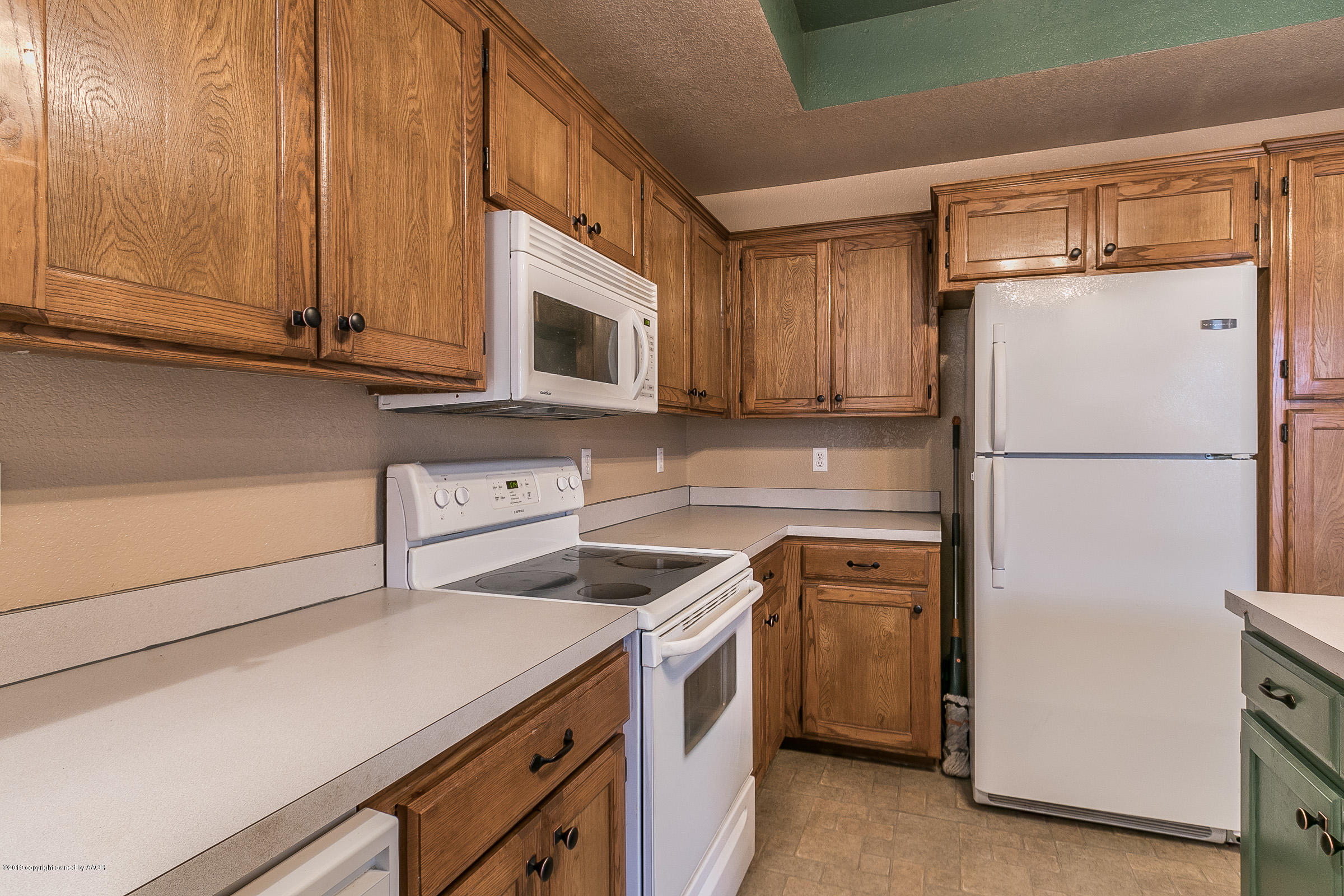 4201 Rhine Avenue Amarillo, TX 79110 - Photo 7 of 17 007_Kitchen 3