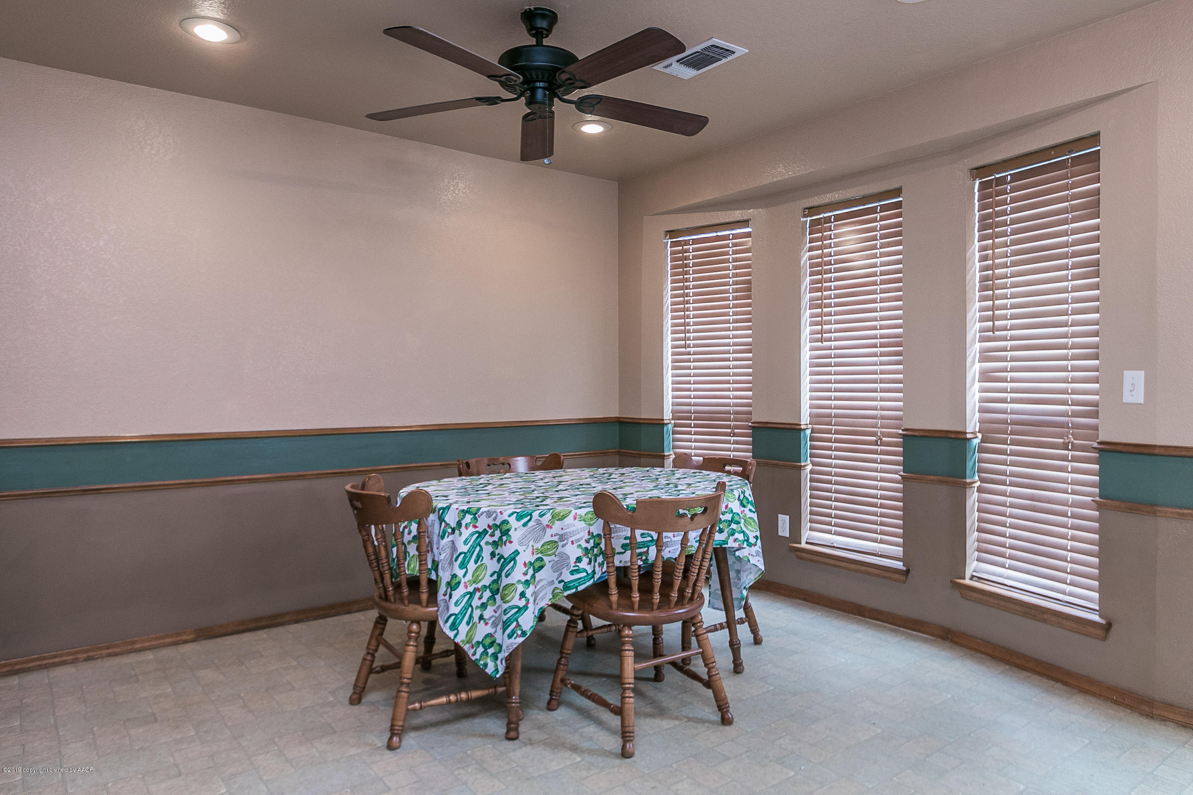 4201 Rhine Avenue Amarillo, TX 79110 - Photo 8 of 17 008_Dining Room