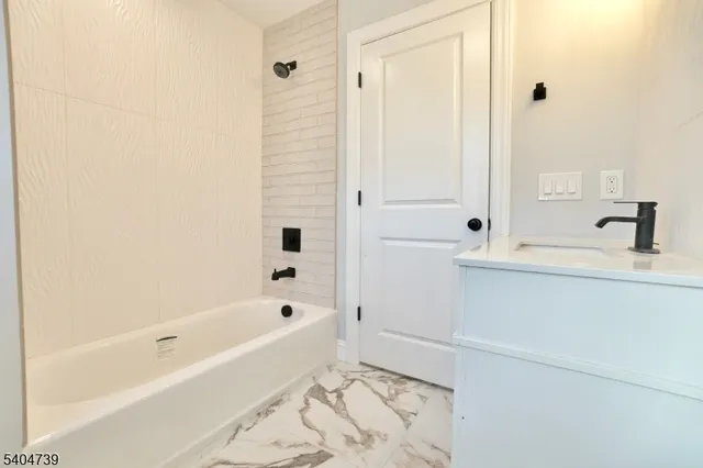 $750,000 | 236 Keer Avenue, Newark, NJ 07112