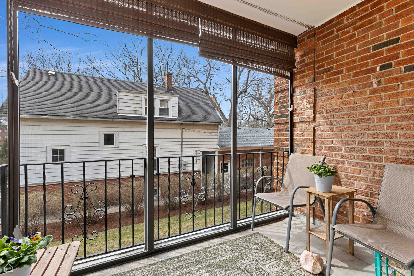 2425 Central Street, Unit 2D Evanston, IL 60201 - Photo 11 of 18 Gallery Image 11